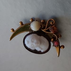 Vintage Cameo Crest Moon Pin